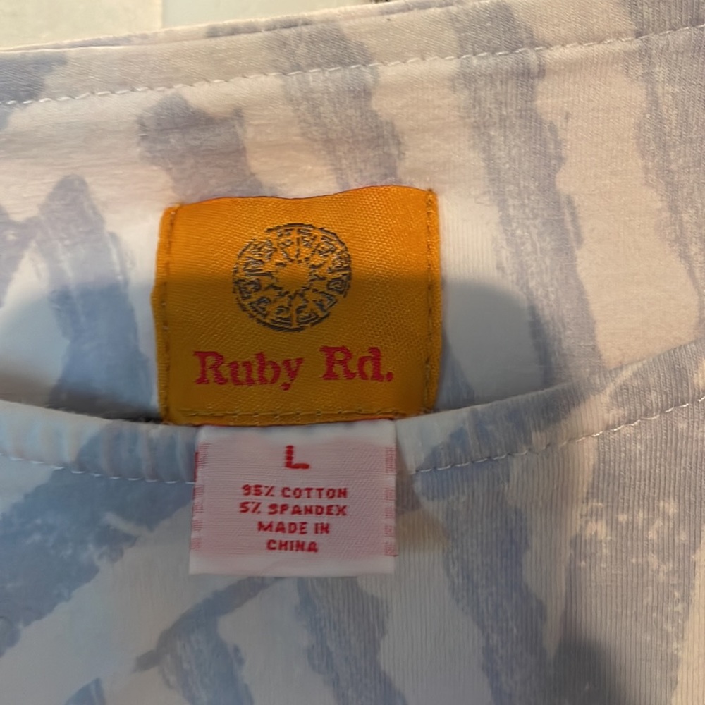 Grey/white Ruby Rd. Blouse - Picture 2 of 3